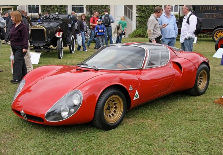 ALFA ROMEO 33 STRADALE