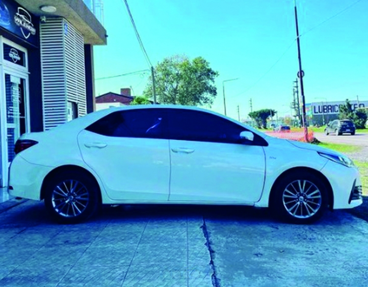 VENDIDO / Toyota Corolla 1.8 XEI Pack 6 MT