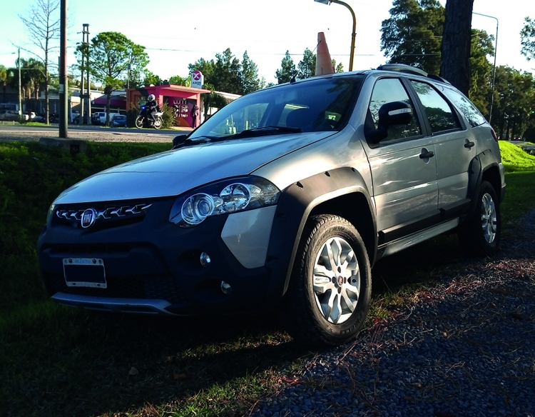 Fiat Palio Weekend Adventure Locker