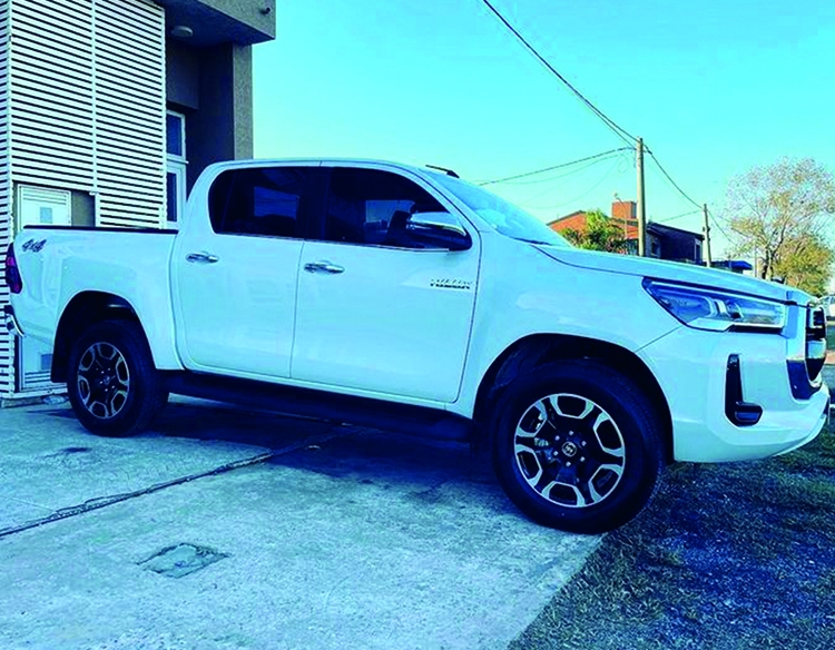 VENDIDA / Toyota Hilux 2.8 SRX 4x4