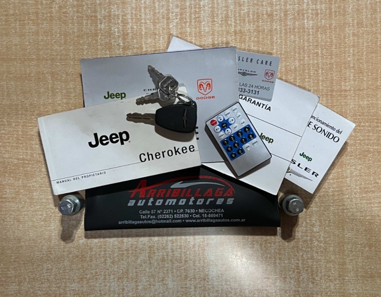 Jeep Cherokee Limited 4x4 AT 3.8 Nafta V6 2011 Necochea