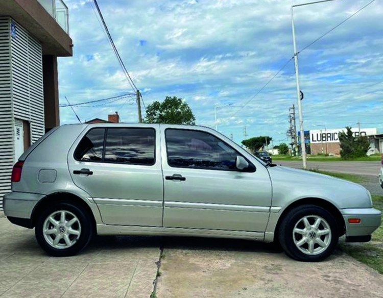 Volkswagen Golf 1.8