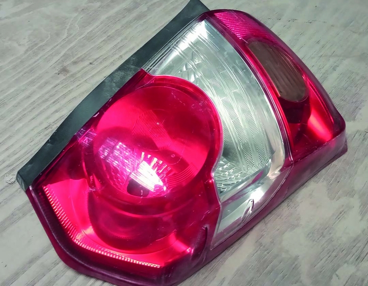 Faro trasero de Toyota 2013