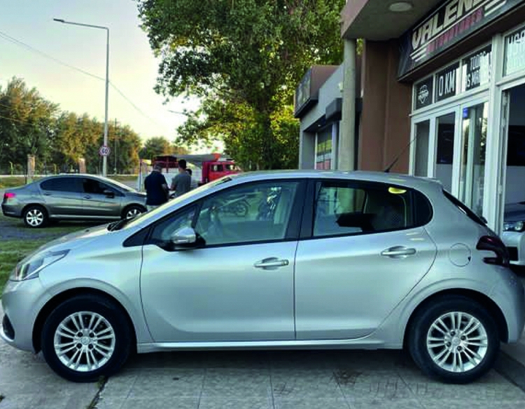 Peugeot 208 1.6 Allure