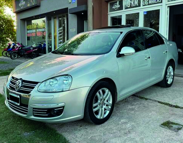 Volkswagen Vento 2.5 Luxury