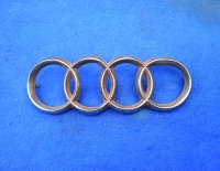 VENDIDO EN LOTE - Emblema de Auto Unión de 4 aros