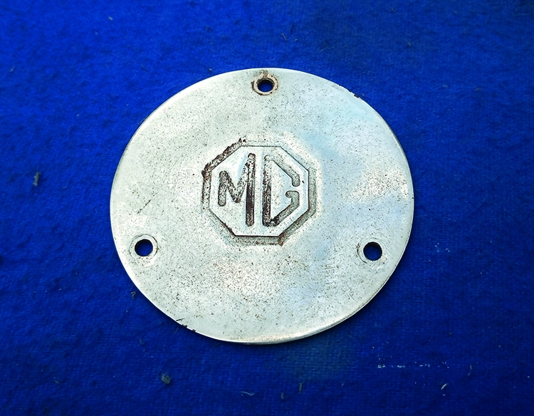 VENDIDO EN LOTE - Emblema de MG