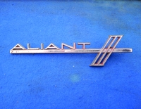 Emblema incompleto de Valiant III