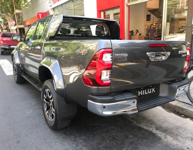TOYOTA HILUX 4x4 SRX OKM ENTREGA INMEDIATA