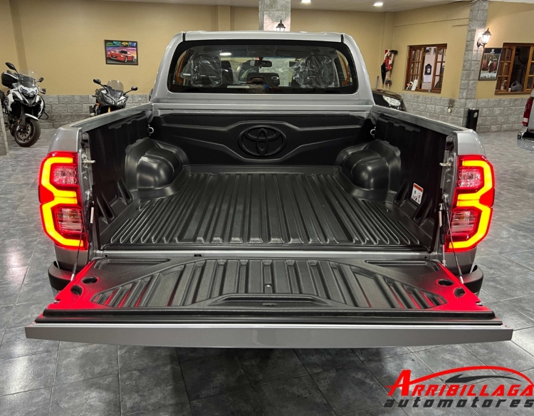 Toyota Hilux SRV 4X4 AT 2.8 TDI DC 2025 0Km Necochea