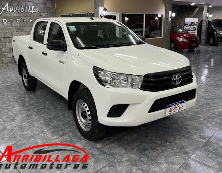 Toyota Hilux DX 4X4 MT6 2.4 TDI DC 2025 0Km Necochea