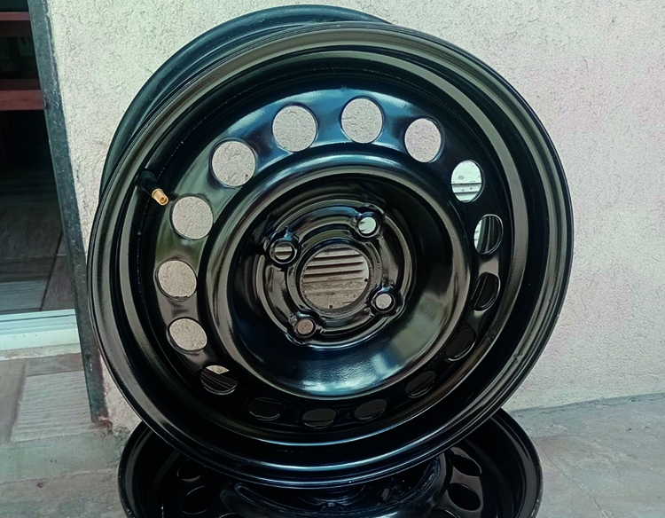 VENDIDAS / Llantas R14 de Corsa con cubiertas