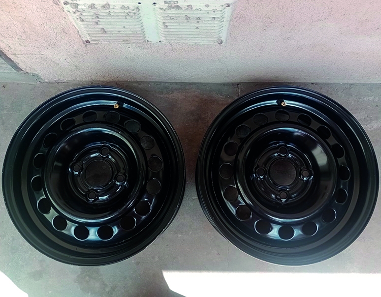 VENDIDAS / Llantas R14 de Corsa con cubiertas