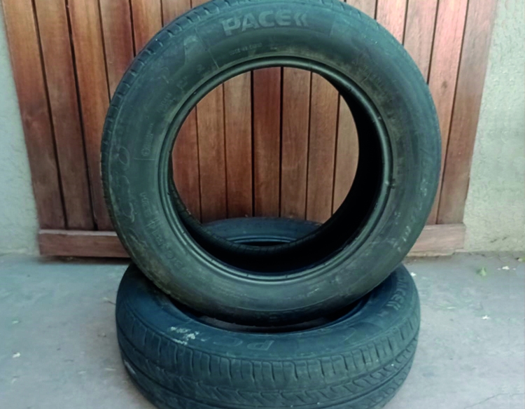 VENDIDAS / Llantas R14 de Corsa con cubiertas