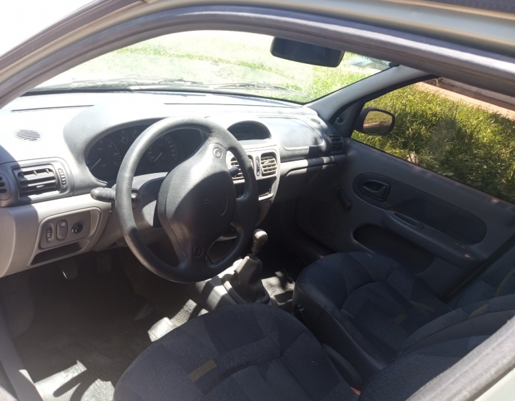 Renault Clío cola larga