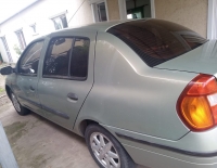 Renault Clío cola larga