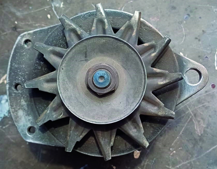 VENDIDO / Alternador "Lucas Indiel" para Ford Taunus 