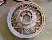 Vendo 2 llantas de Ford V8 1932 R16"