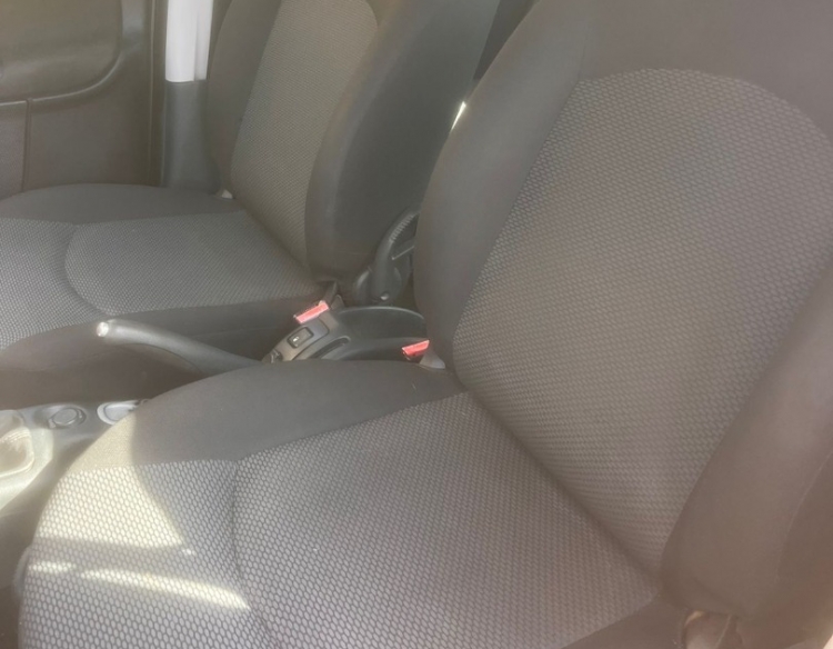 Peugeot 207 compact HDI 1.4 2013