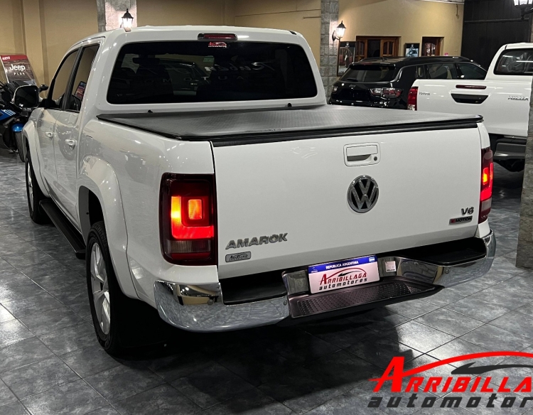 Vendida Volkswagen Amarok Highline V6 3.0 258Cv 4x4 AT DC 2020 Necochea