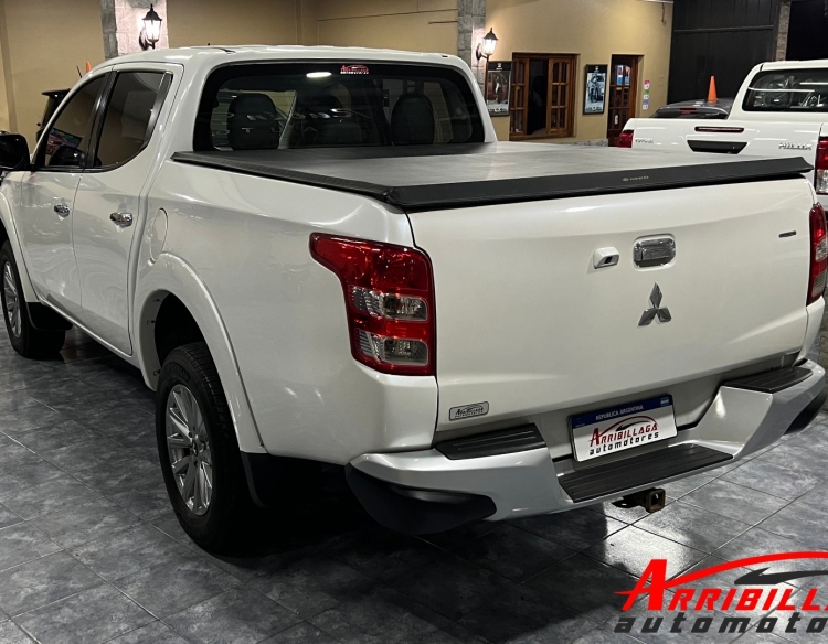 Mitsubishi L200 Sportero 4x4 AT 2.4 DI-D 2017 Necochea
