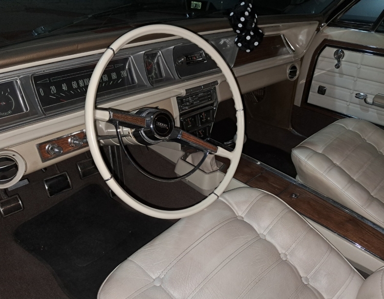 Chevrolet cupe v8 caprice. Impala . Camaro