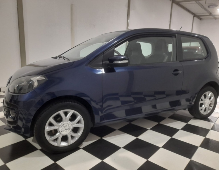 UP 2016 61000kms única mano.