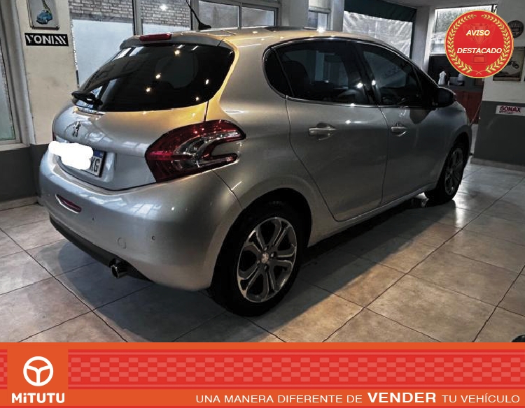 Peugeot 208 Felline