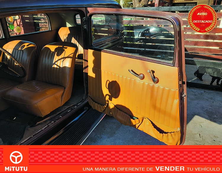 Chrysler Plymouth "Six" sedán 2 puertas