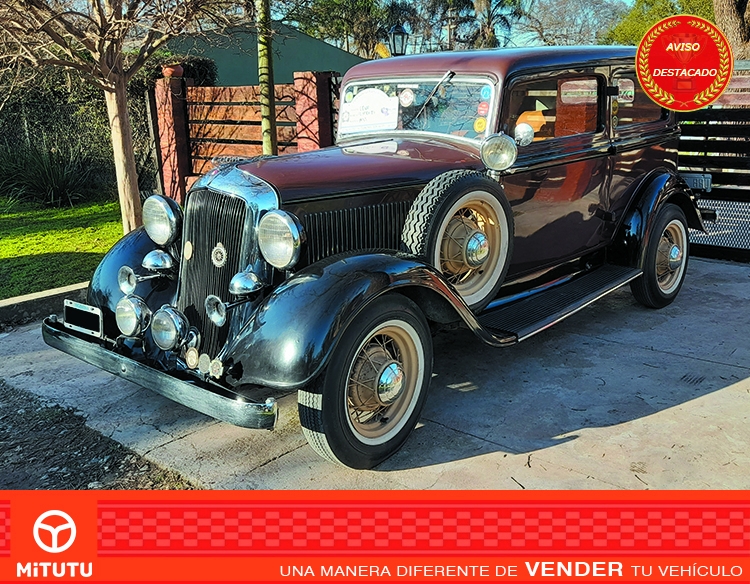 Chrysler Plymouth "Six" sedán 2 puertas