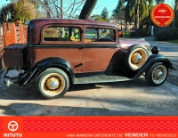 Chrysler Plymouth "Six" sedán 2 puertas