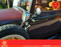 Chrysler Plymouth "Six" sedán 2 puertas