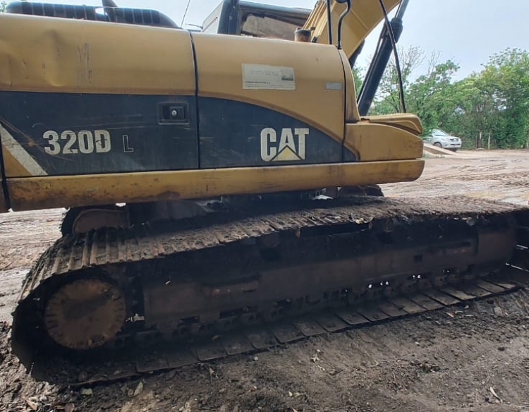 EXCAVADORA CATERPILLAR® 320 DL