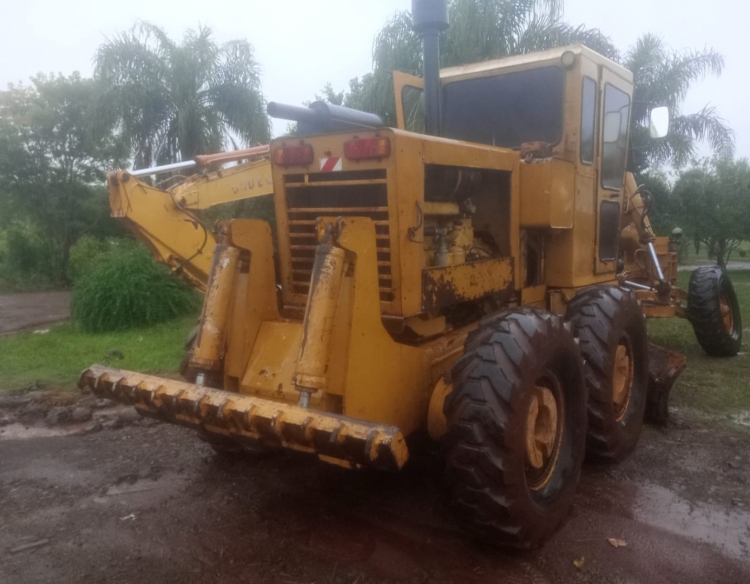 MOTONIVELADORA HUBER WARCO – 165S