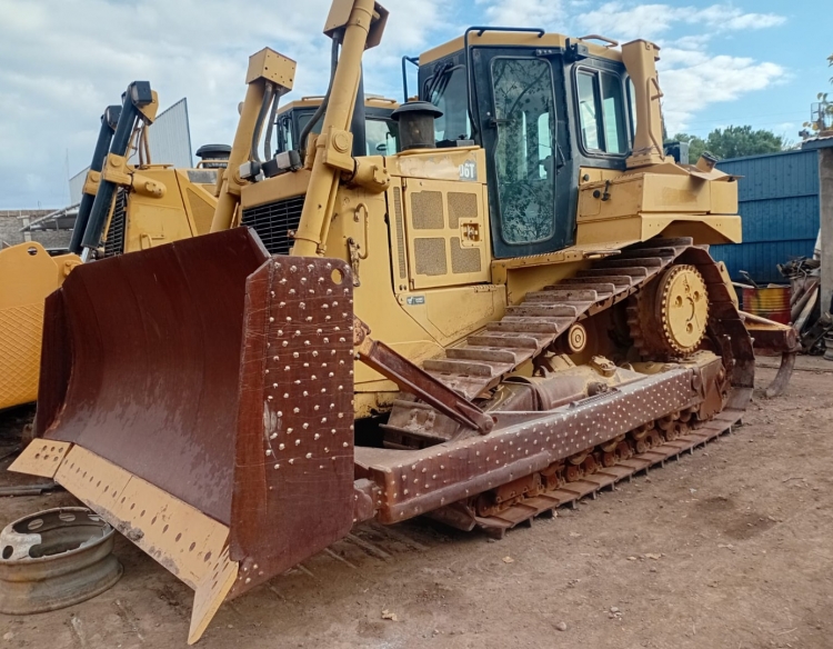 TOPADORA CATERPILLAR® D6T