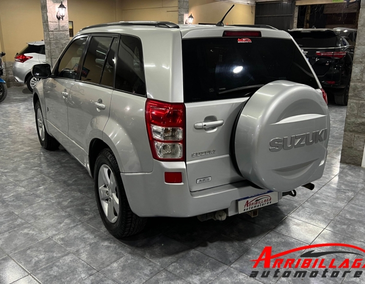 Suzuki Grand Vitara JIII 4X4 2.4N MT 2010 Necochea