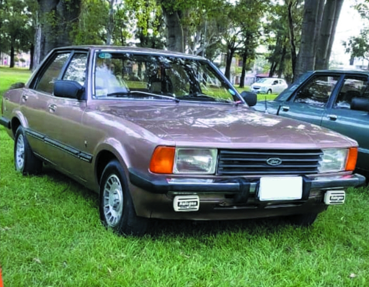 Ford Taunus Ghia 2.3