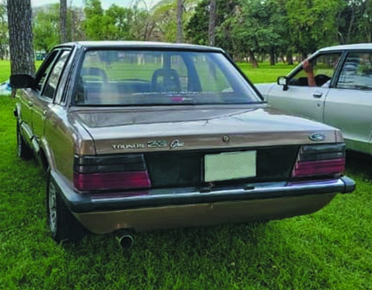 Ford Taunus Ghia 2.3