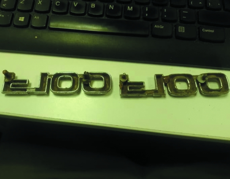 Insignias laterales "F100"