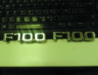 Insignias laterales "F100"