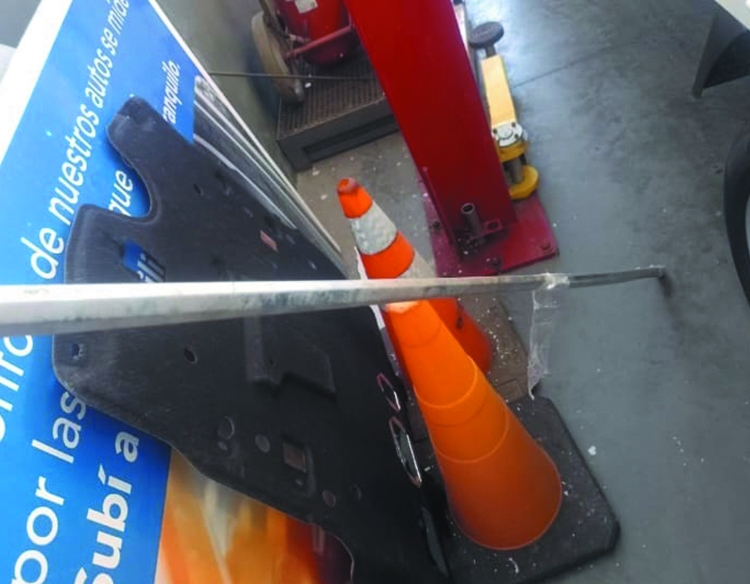 Moldura lateral puerta F100