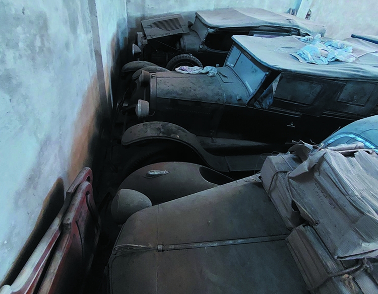 Se vende lote de autos antiguos