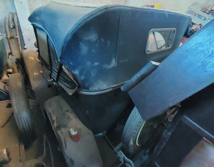 Se vende lote de autos antiguos