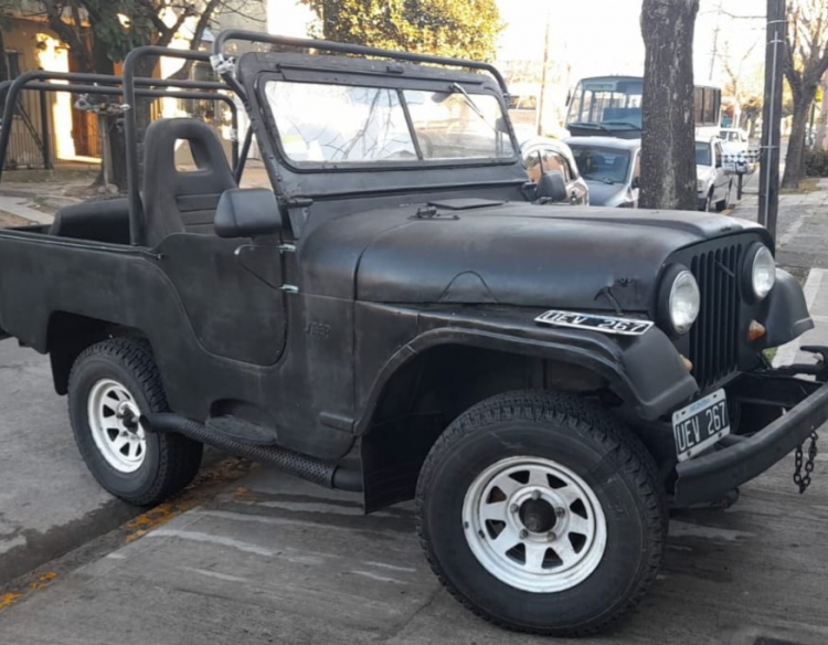 Jeep Ika corto