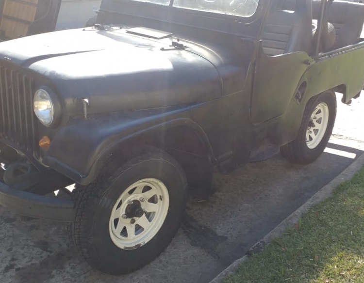 Jeep Ika corto